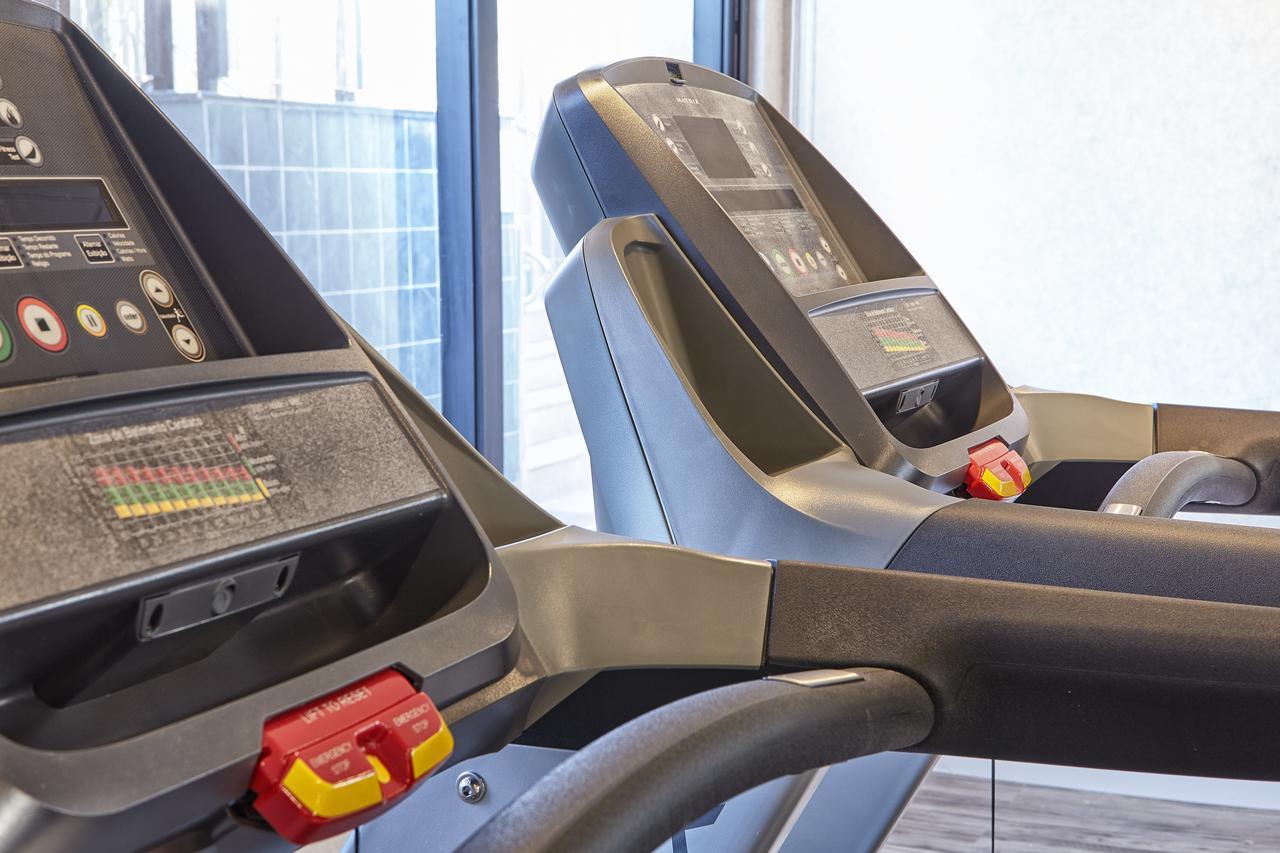 Radisson Rio De Janeiro Barra Hotel Ngoại thất bức ảnh A treadmill
